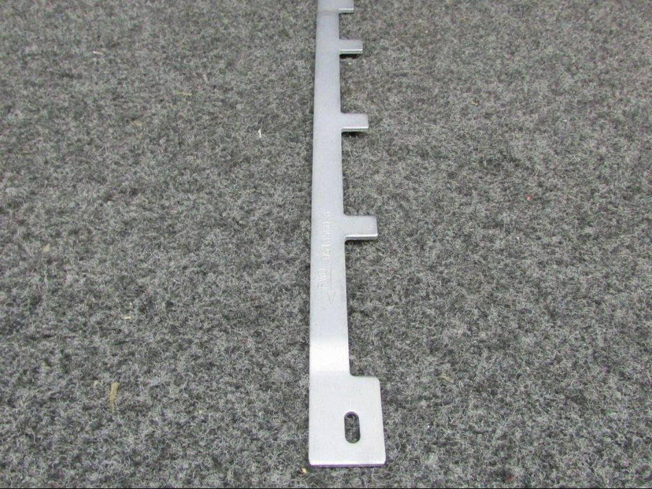 0513560-3 Cessna 172 Plate Seat (NEW OLD STOCK) (SA)