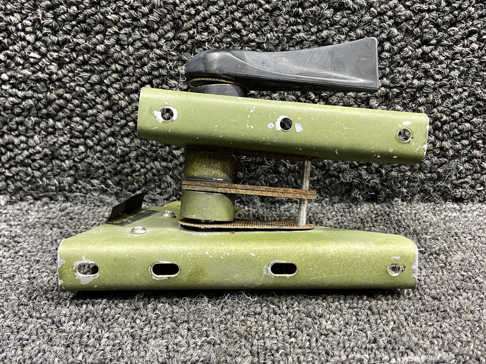 24047-000, 67215-003 Piper PA28RT-201T Control Quadrant Mounting Bracket Set