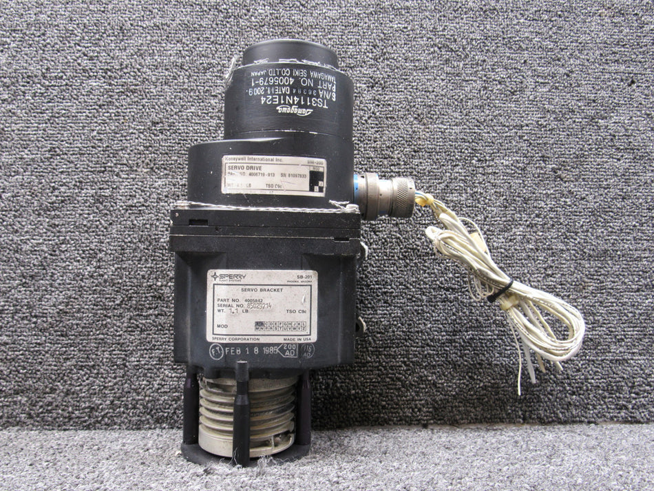4006719-913, 4005842, 4005679-1 Sperry, Honeywell Servo Drive and Bracket w Mods