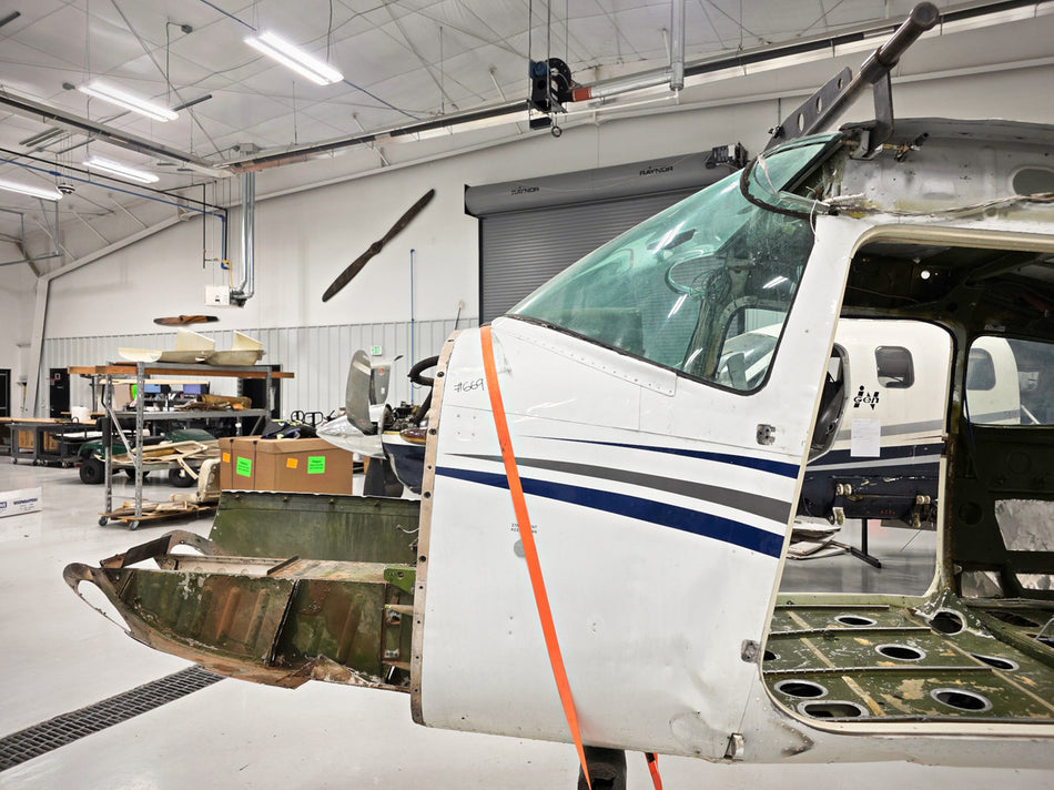 Cessna TR182 Fuselage with Bill of Sale, Data Tag and Logbooks