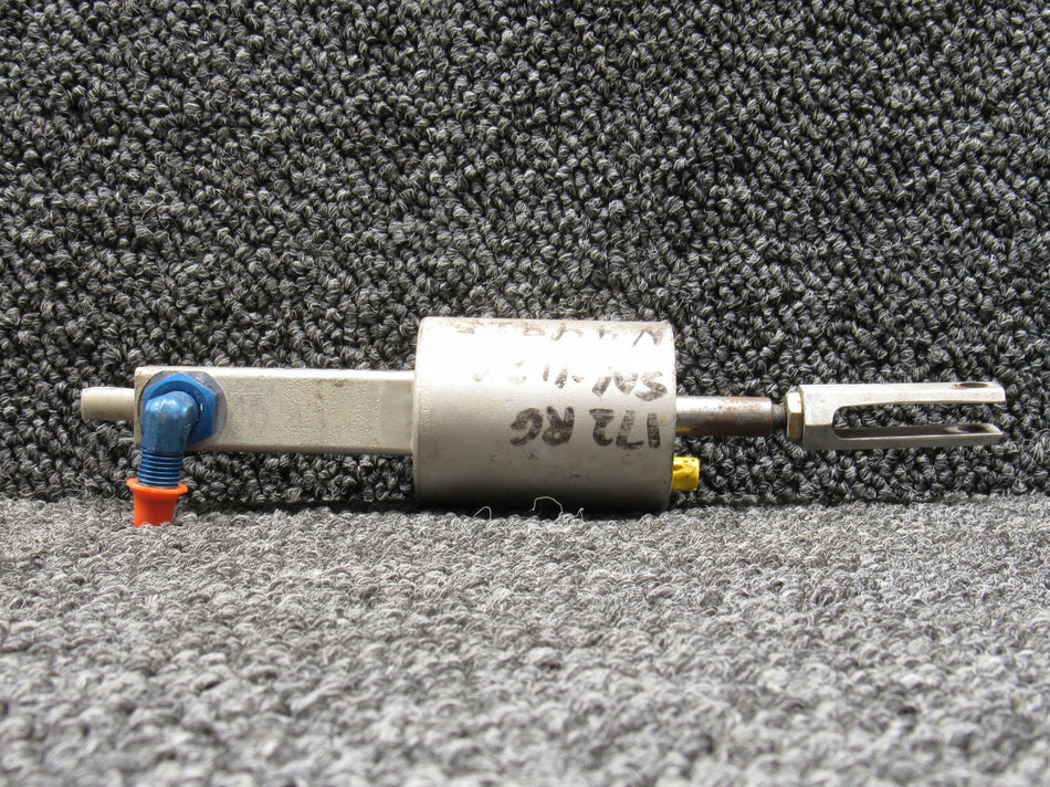 9882010-814 Cessna 172RG Master Brake Cylinder