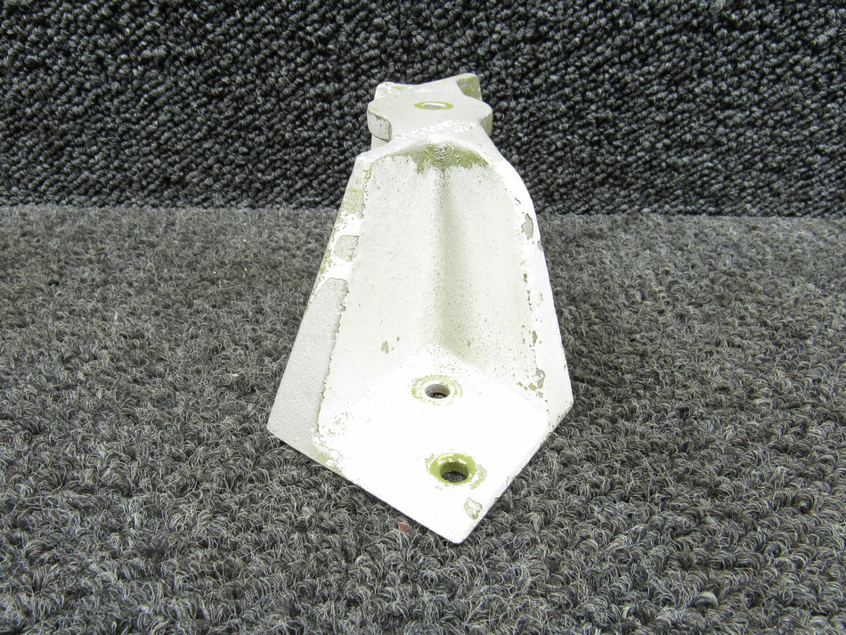 5525502-5 (Cast: 5525502-485) Cessna Bellcrank Trunnion Bridge LH