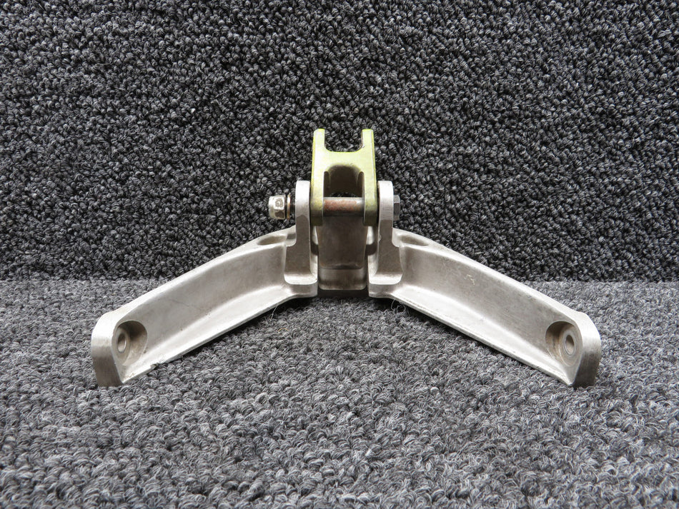 330086 Aero Commander Main Landing Gear Yoke Assembly