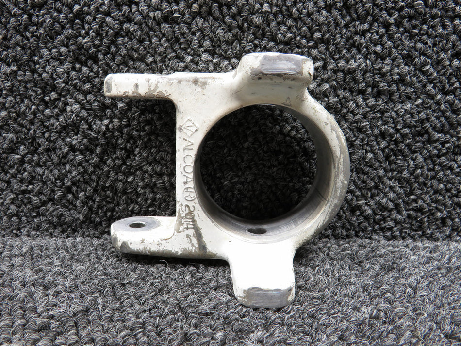 0543007-2 Cessna 150M Nose Landing Gear Fitting