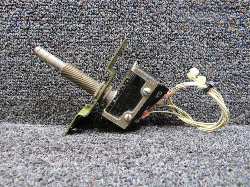 DT2R-A7 (Alt: MS25008-1) Citation III Lower Forward Door Locking Pin Switch Assy