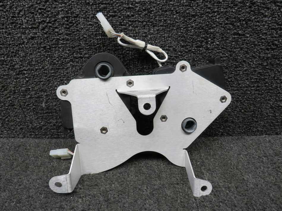 010E3020-2 Cirrus SR22 Precise Flight Cabin Air Dual Actuator w Mounting Plate