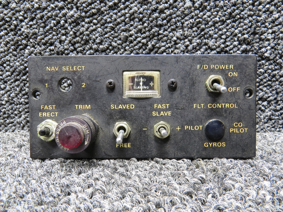 558-870 (Alt: 51384-000) Piper PA31T Gyro Slaving Panel Assembly