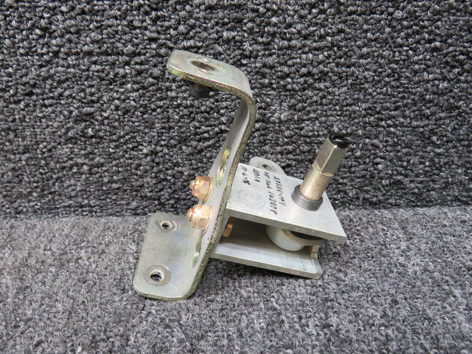 20324-002, 20322-002 Cirrus SR22 Door Handle Bracket Assembly