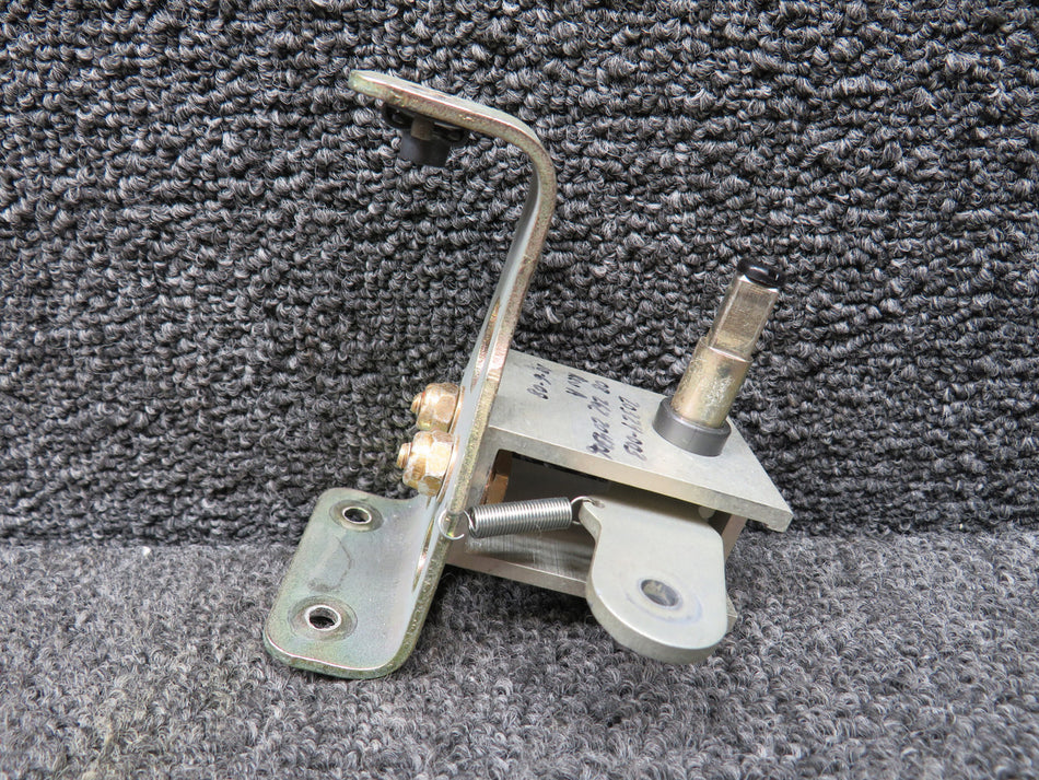 20324-002, 20322-002 Cirrus SR22 Cabin Door Handle Bracket