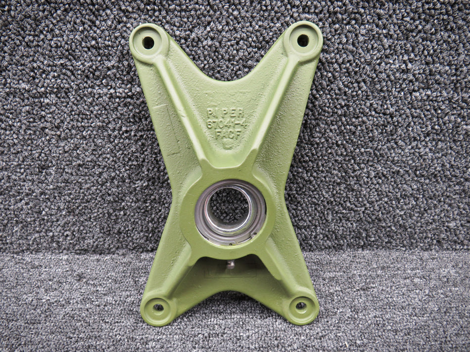 67040-015 Piper PA32R-301T Main Gear Fwd Trunnion Fitting RH w 8130, PAI-PT-1