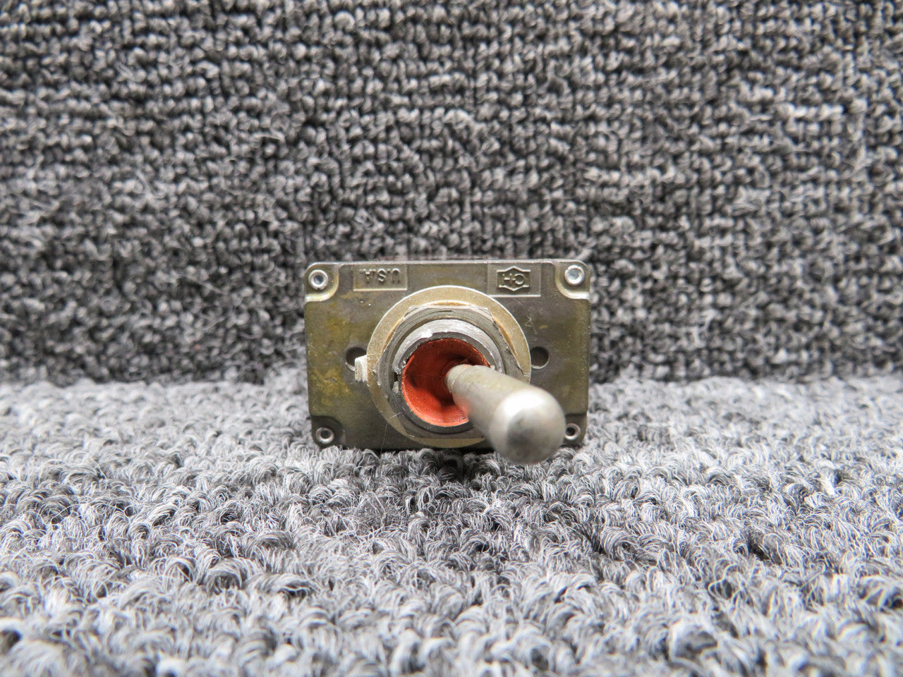 8501K4 (Alt: MS24524-23) Cessna 340A Dual Toggle Switch with Red