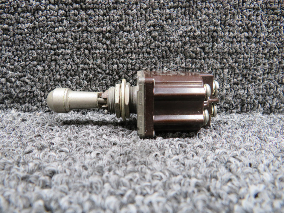 MS24659-31M (Alt: 8504k17) Cutler-Hammer Toggle Switch