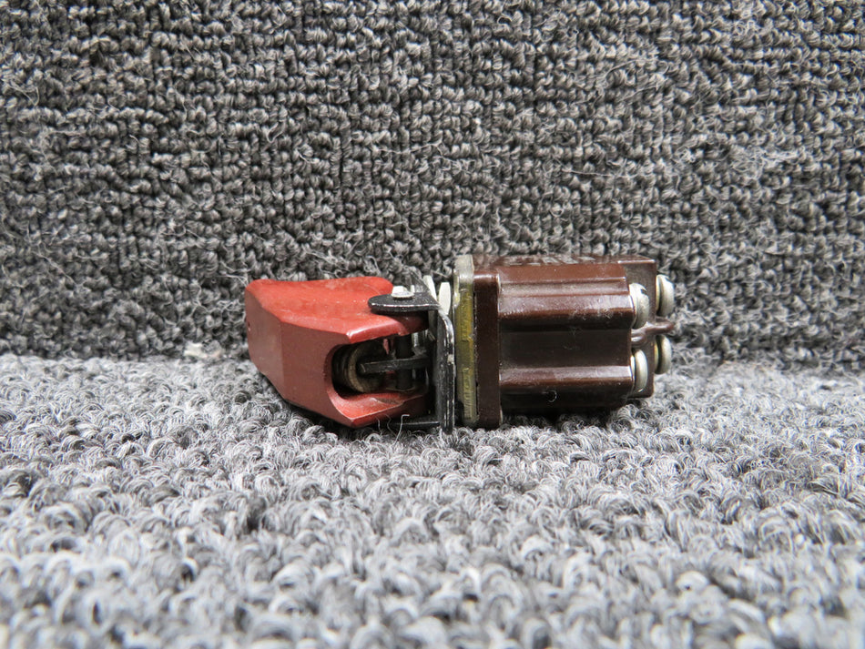 MS24524-23 (Alt: 8501K4) Cutler-Hammer Toggle Switch with Cover