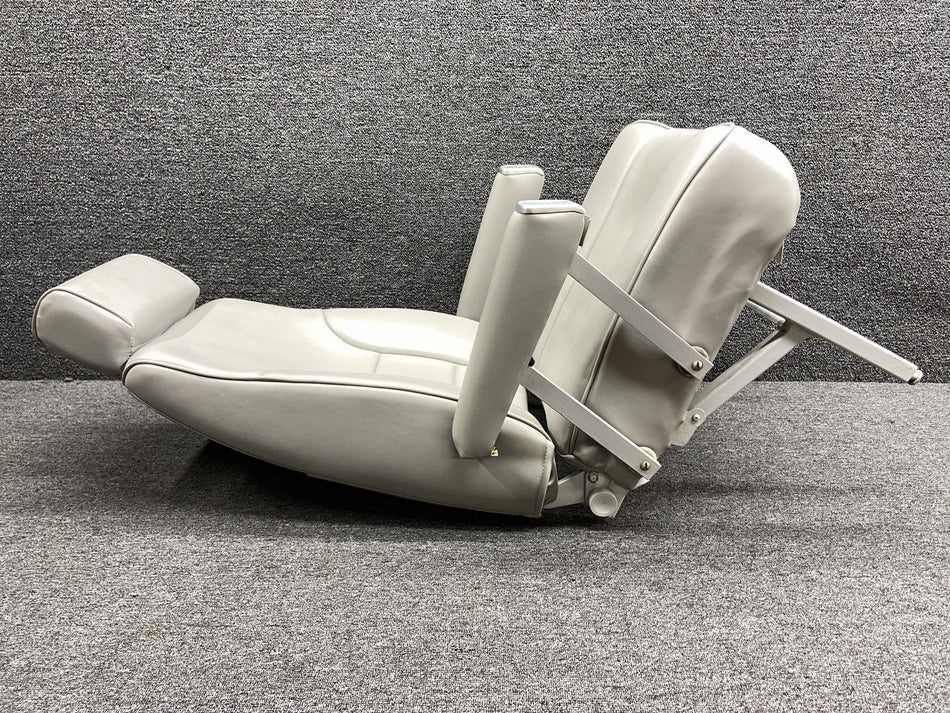 60-530294-6, 60-530139-1 Beechcraft B60 Center Aft Facing Seat RH w Armrests