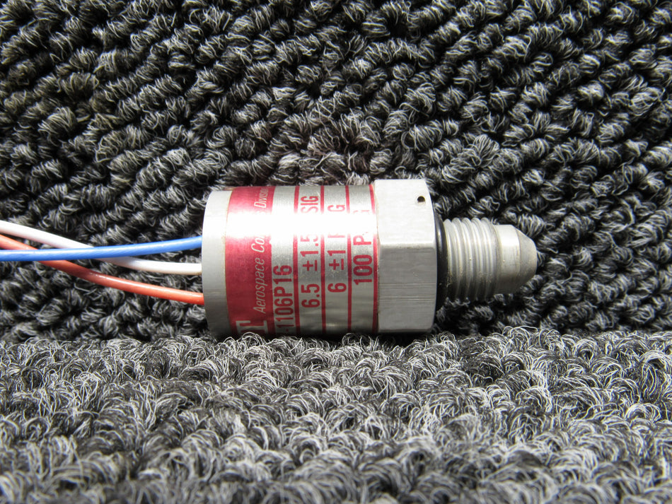 98087-1106P16 (Alt: 101-389004-3) ITT Pressure Switch (Volts: 18-30)