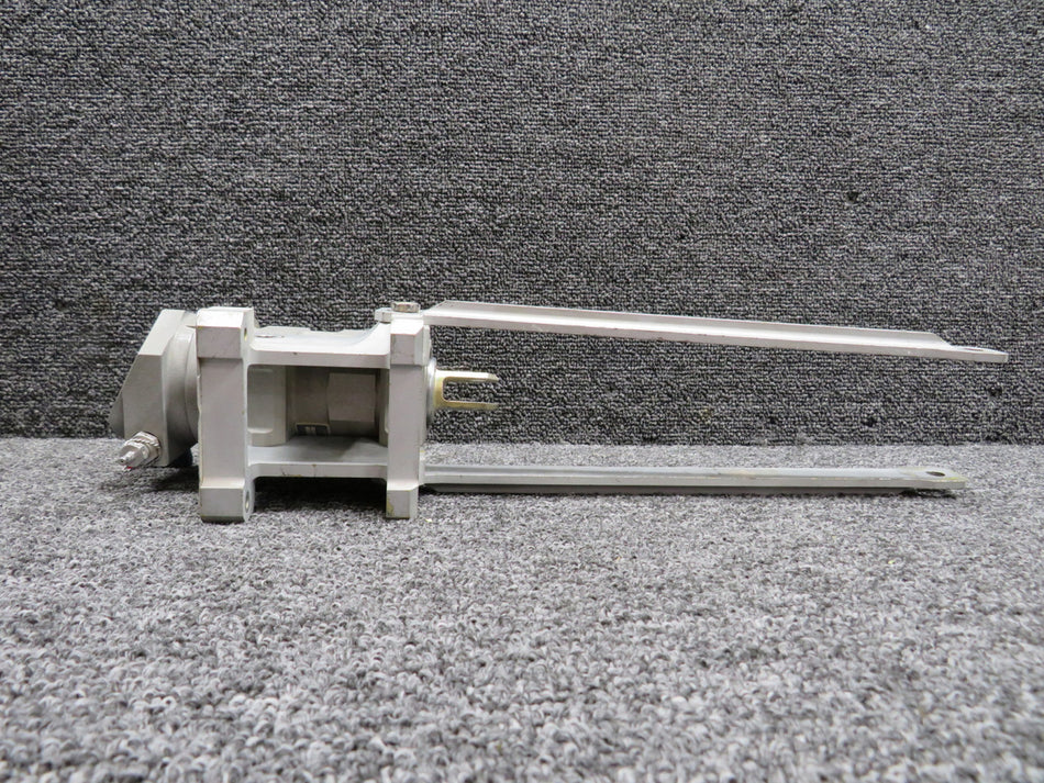 45A65513-32 (Alt: 45AS61021-6) Mitsubishi Flap Cylinder
