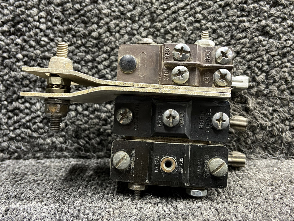 60-369000-89, 60-369000-123 Beechcraft B60 Flap Limit Switch Set with Bracket