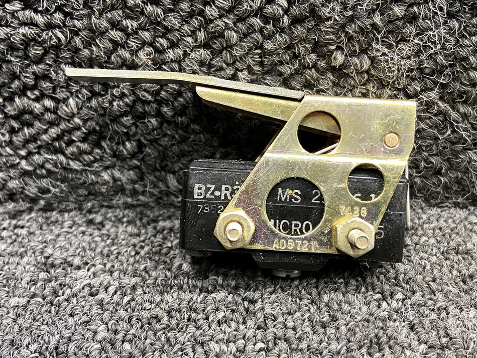60-364043-15 Beechcraft B60 Landing Gear Down Limit Switch Assembly