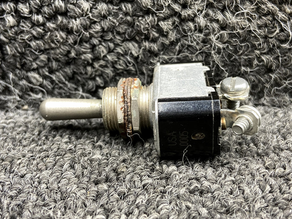 MS35058-27 (Alt: 8812K14) Beechcraft B60 Three Position Reset Switch