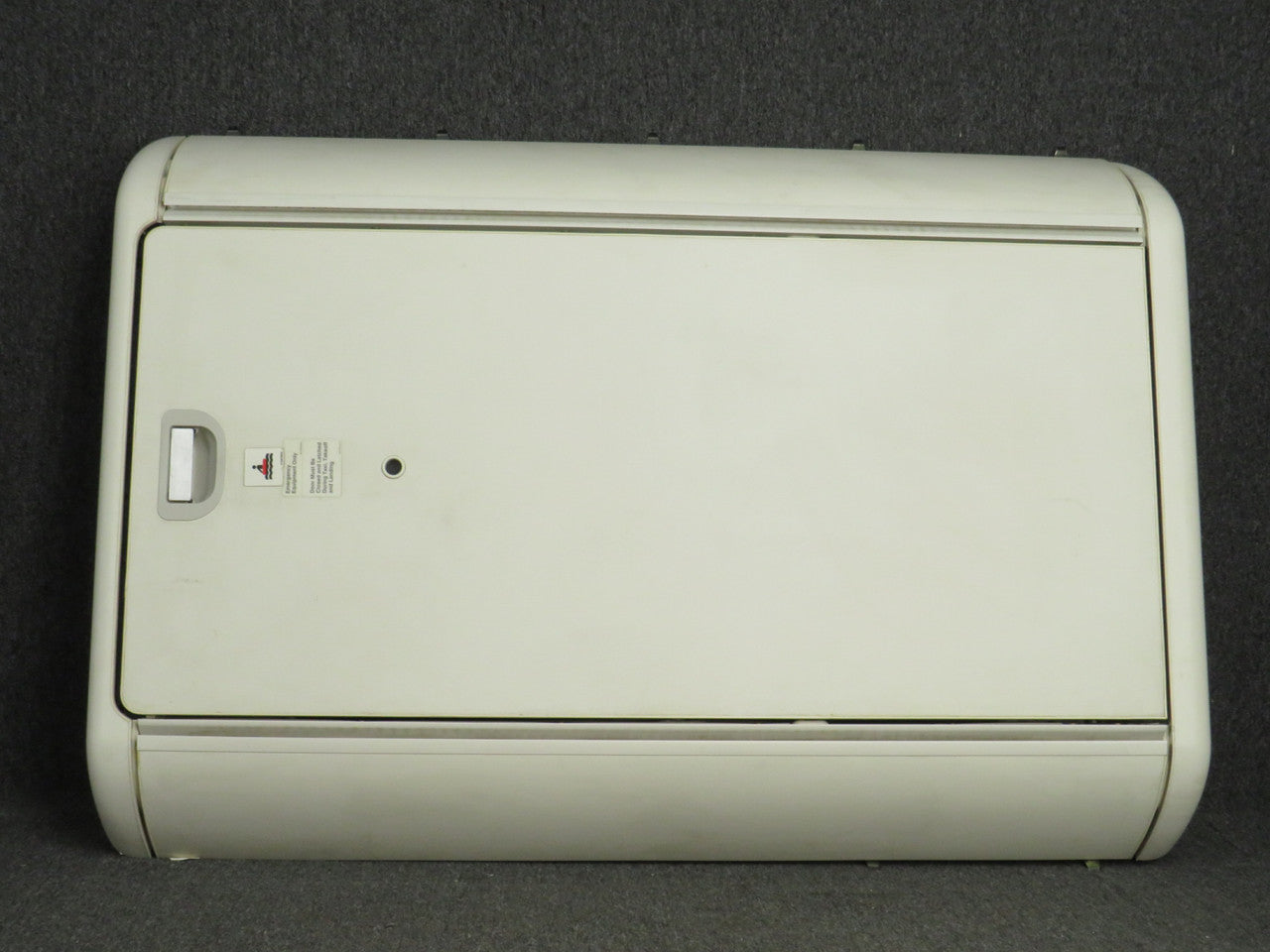 ボックス　航空機 0002-197 (Alt: 4110-250A) Boeing 737-800 Stowage Box Assembly