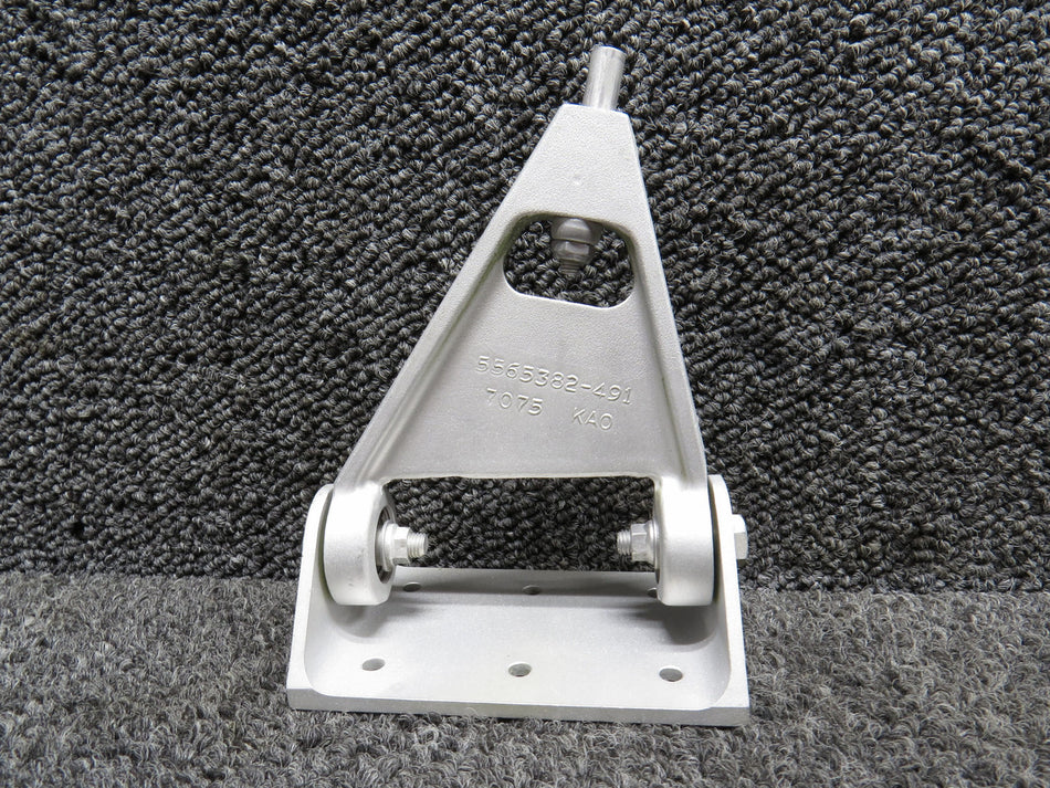 5565382-491 Cessna Aileron Yoke Assembly with Mount