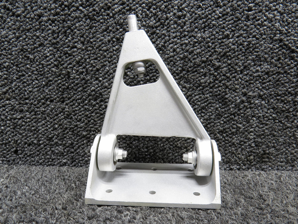 5565382-491 Cessna Aileron Yoke Assembly with Mount