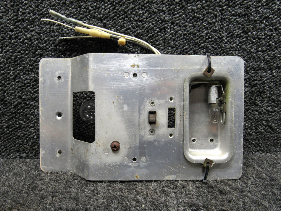 0511325-1 Cessna 172N Overhead Console Light Assembly