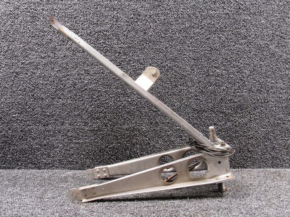 65244-000, 65245-000 Piper PA28-140 Stabilator Trim Ribs w Shaft and Barrel