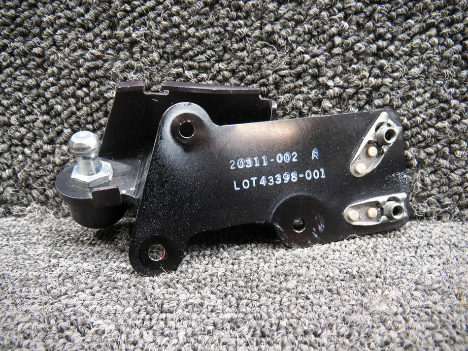 20311-002, 17582-003 Cirrus SR22 Cabin Door Gas Strut Attach Bracket Assembly LH