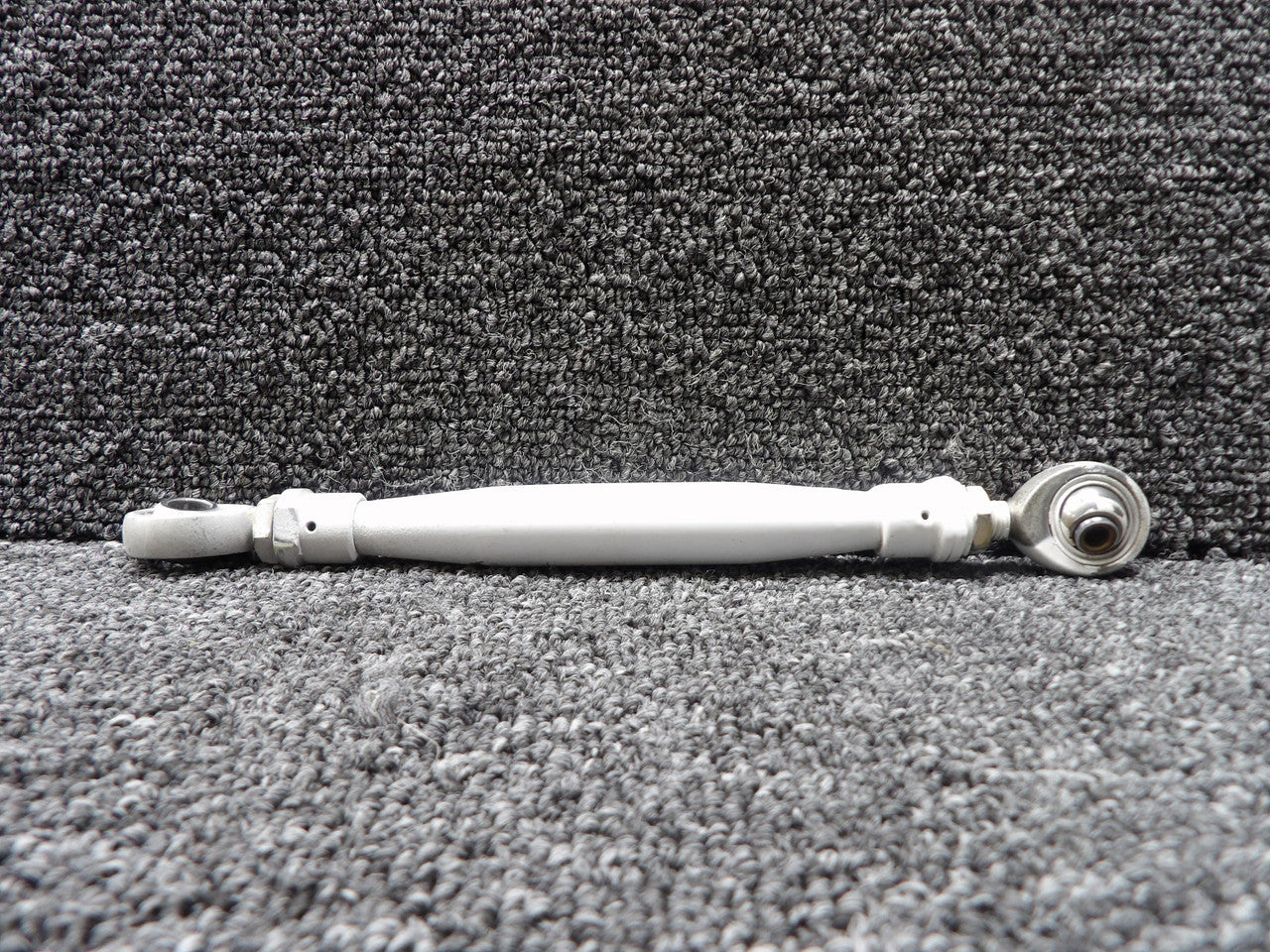 muuページ 45AS61040-031 Mitsubishi MU-300 AFT Flap Control Rod Assembly