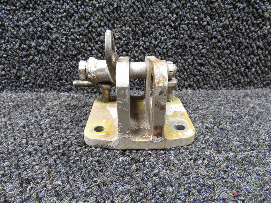 40652-000, 42041-000 Piper PA31T Main Gear Actuator Bracket Assembly Forward
