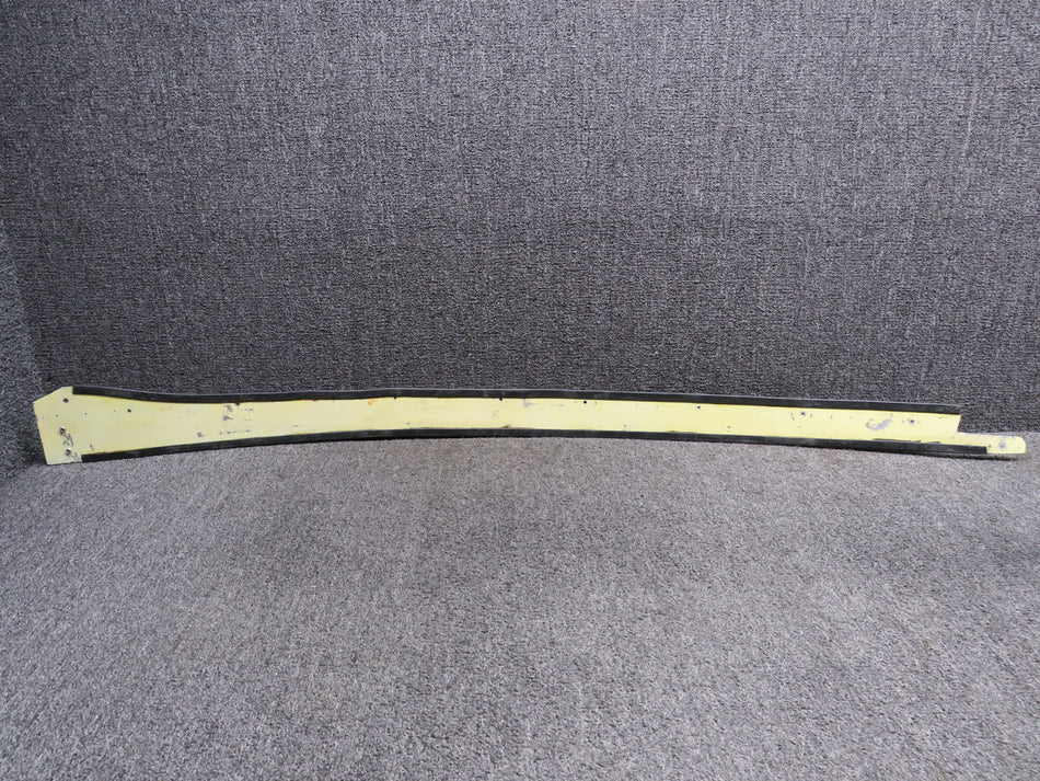 16659-000 Piper PA23-250 Lower Wing Root Fairing Assembly LH (White)