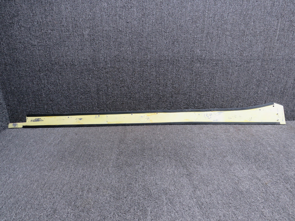 16659-001 Piper PA23-250 Lower Wing Root Fairing Assembly RH (White)
