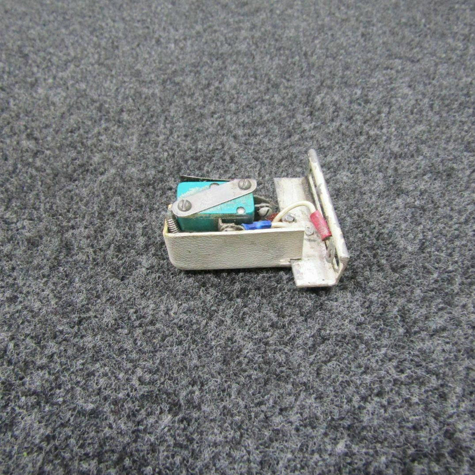 V3-1001 Piper PA31T Nose Baggage Door Switch Assembly (Chunk Missing) (C20)