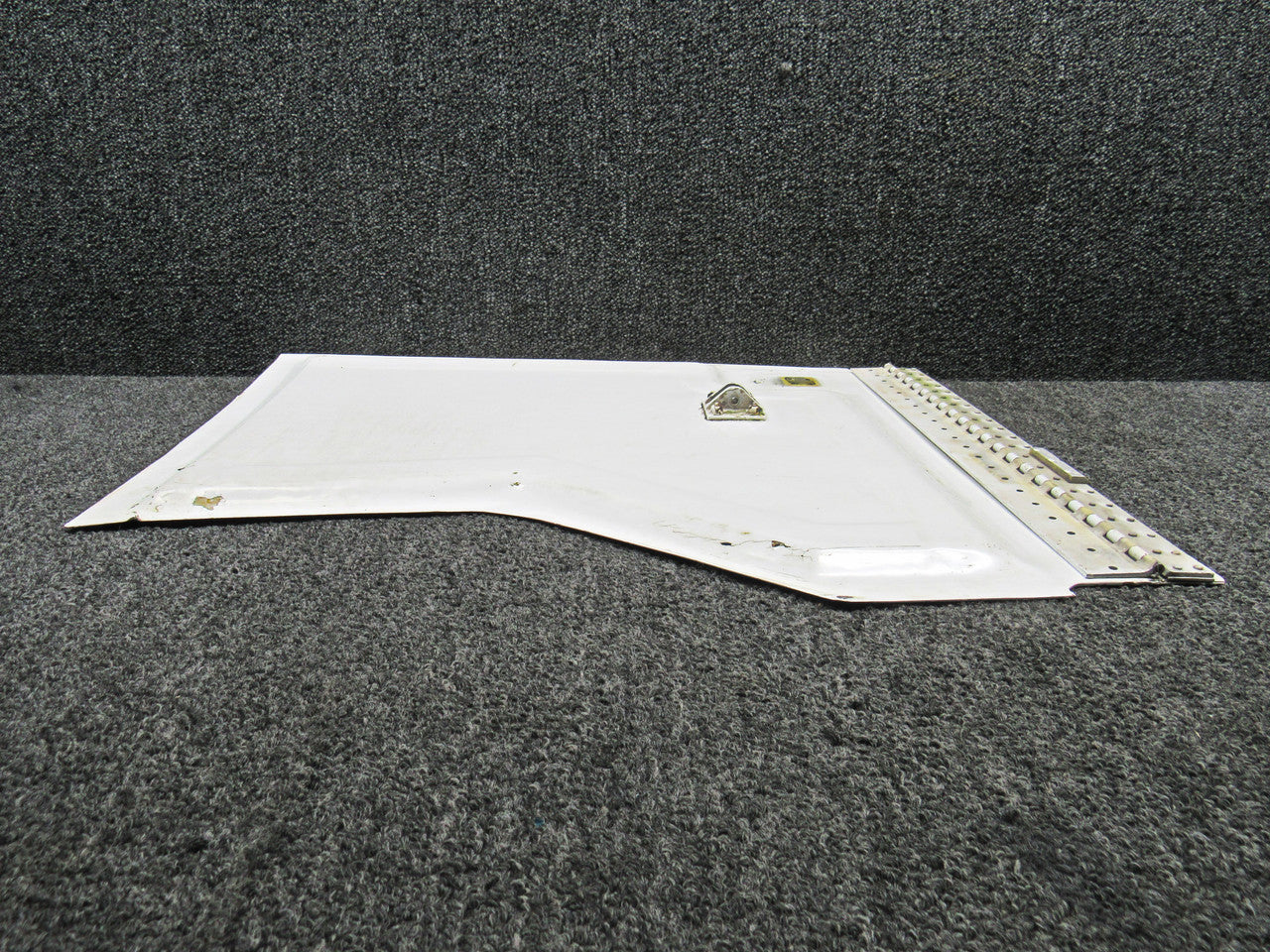5527000-32 Cessna 500 Main Landing Gear Door RH – BAS Part Sales