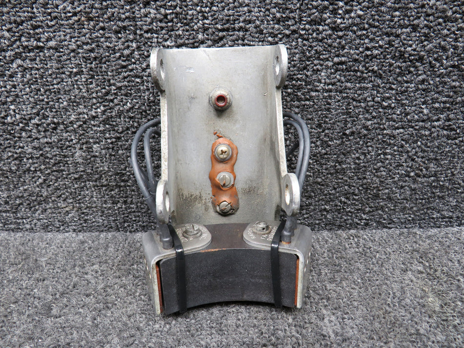 C40010, C40027 Cessna 421B Propeller De-Ice Brush Block w Bracket