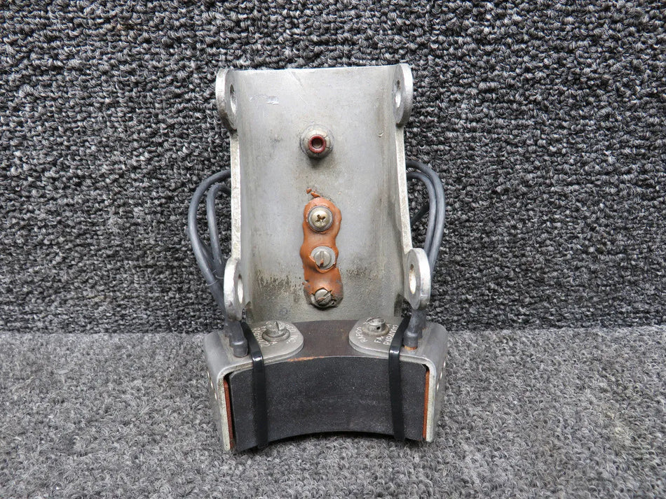 C40010, C40027 Cessna 421B Propeller De-Ice Brush Block w Bracket