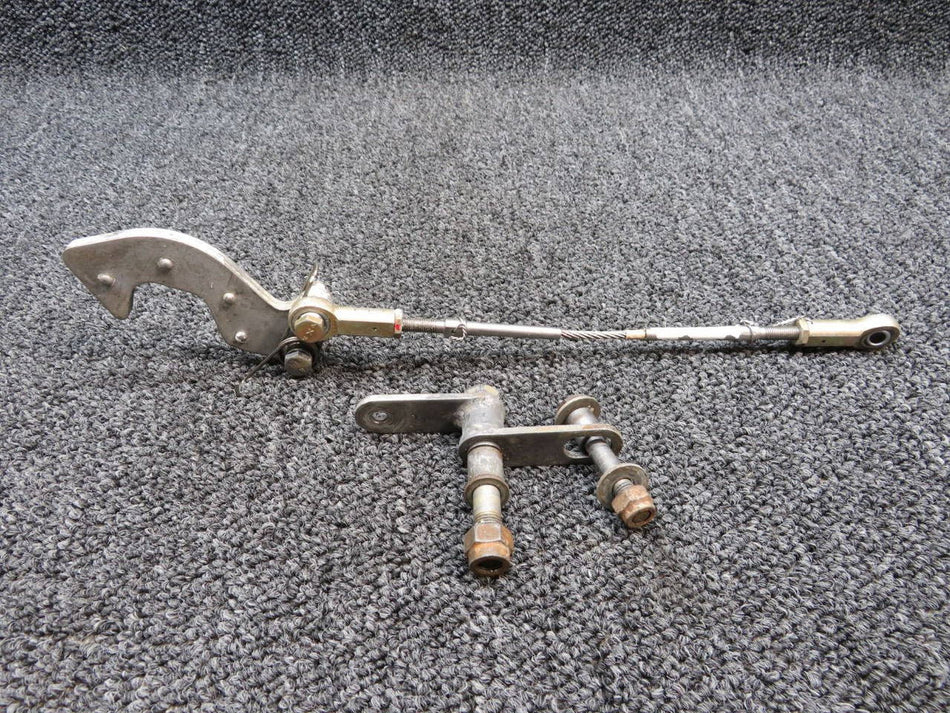 41797-002 / 72682-014 / 42041-000 Piper PA-31T Hook Gear Uplock W/ Rod