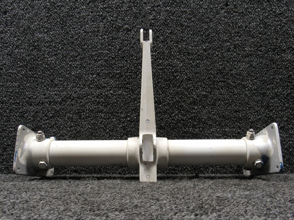 40070-005, 40006-000 Piper PA31-310 Elevator Torque Tube Assembly w Horn