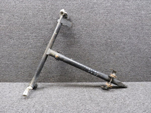 62703-033 Piper PA-28-151 Control Column Tee Bar Assembly