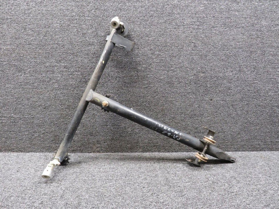 62703-033 Piper PA-28-151 Control Column Tee Bar Assembly