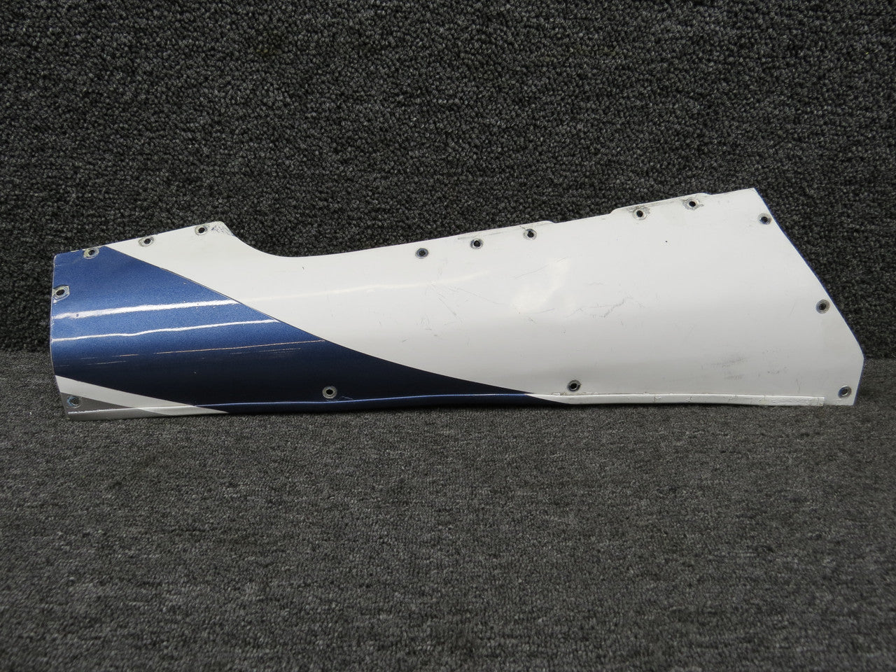 専用ページ154 5112001-2 Cessna 421B Horizontal Stabilizer Fairing Forward Upper