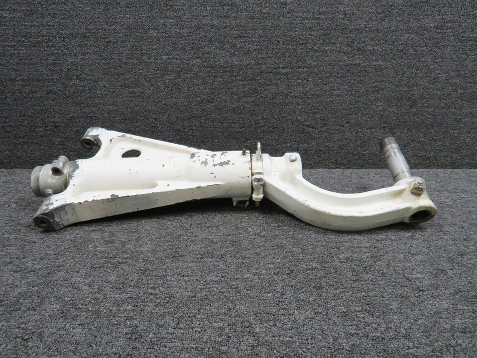 95-824005-1, 95-824016-3, 35-820131-7 Beechcraft 95 Nose Gear Assembly