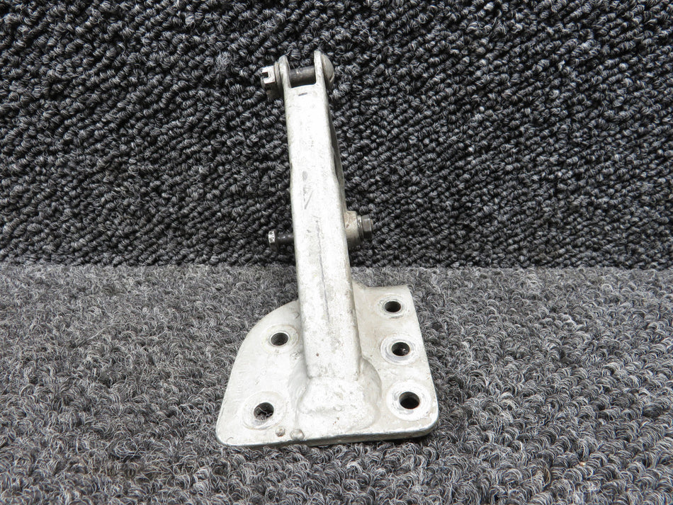 45-815005-1 Beechcraft MLG Door Hinge Inboard LH