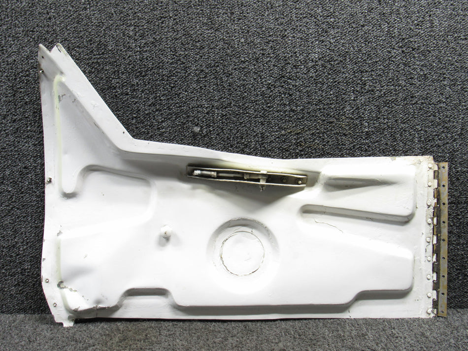 0826002-203 (Use: 0826002-209) Cessna 401 Main Landing Gear Door Otbd RH