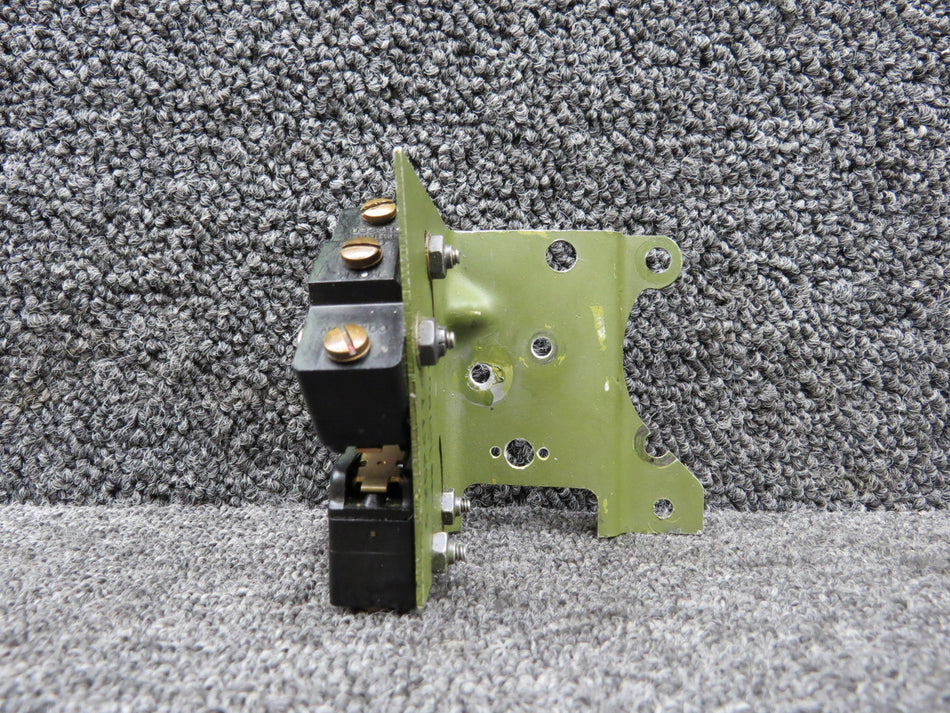 BZ7RWT80, 5115252-5 Cessna 421B Limit Switch with Bracket