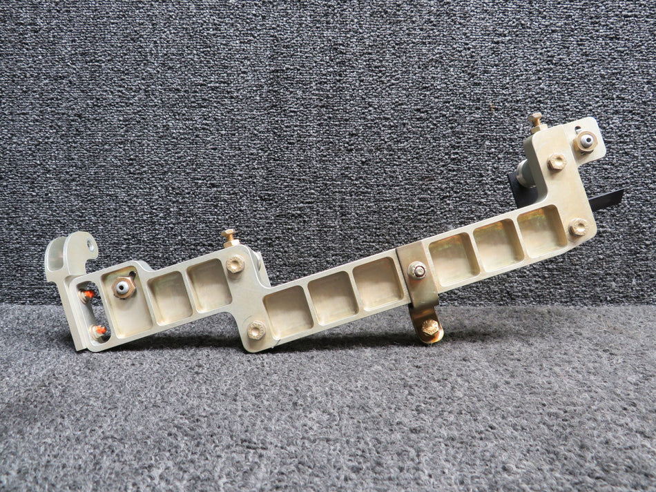 14938-002 Cirrus SR22 Yoke Bearing Mount with Hardware RH
