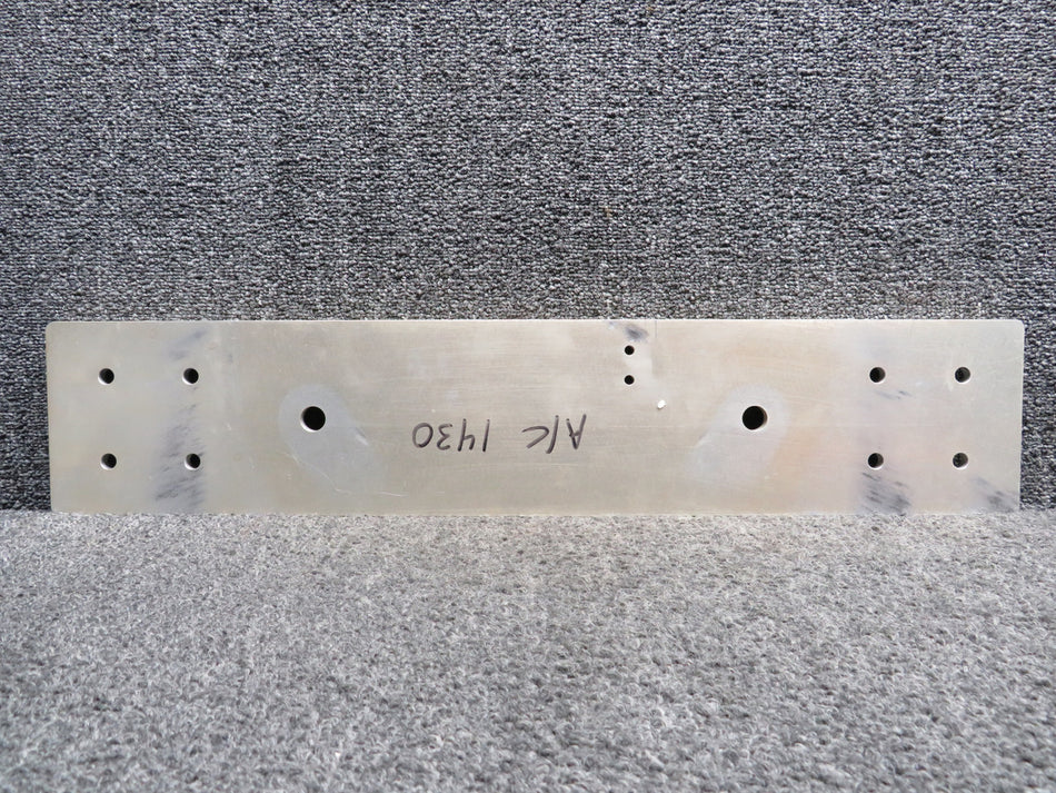 20131-002 Cirrus SR22 Parachute Cross Beam Mount