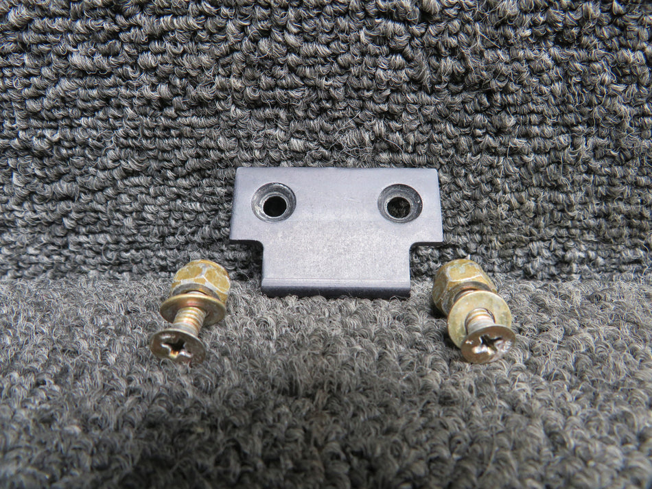 20307-001 (Use: 20307-002) Cirrus SR22 Baggage Door Lock Catch