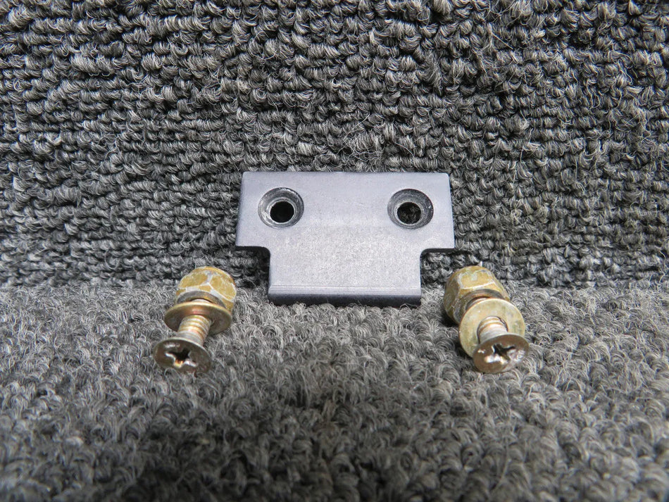 20307-001 (Use: 20307-002) Cirrus SR22 Baggage Door Lock Catch